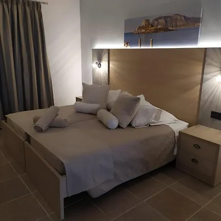 Albatross Aparthotel