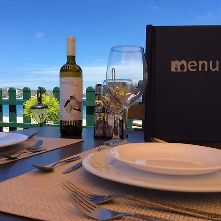 信天翁公寓 克法洛斯